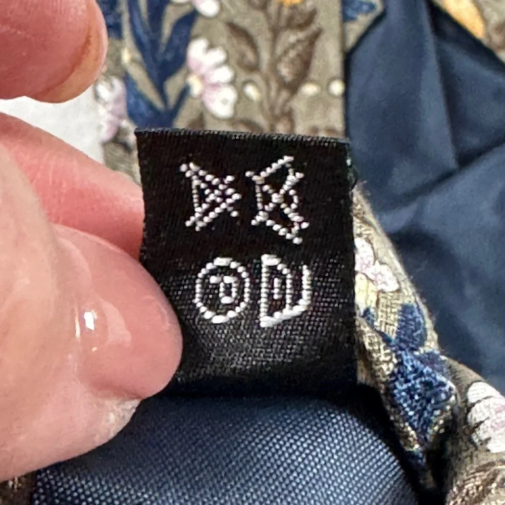Structure Men's Taupe Floral 100%‎ Silk Made in Italy Necktie